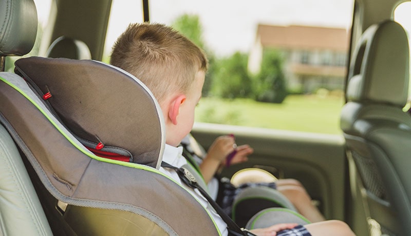 Kategorien von Autositzen für Kinder: So wählen Sie einen Kindersitz aus.