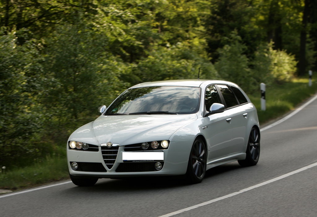 Alfa Romeo 159 939B Neugestaltung Spezifikationen und Ausstattung - amsteuer.de