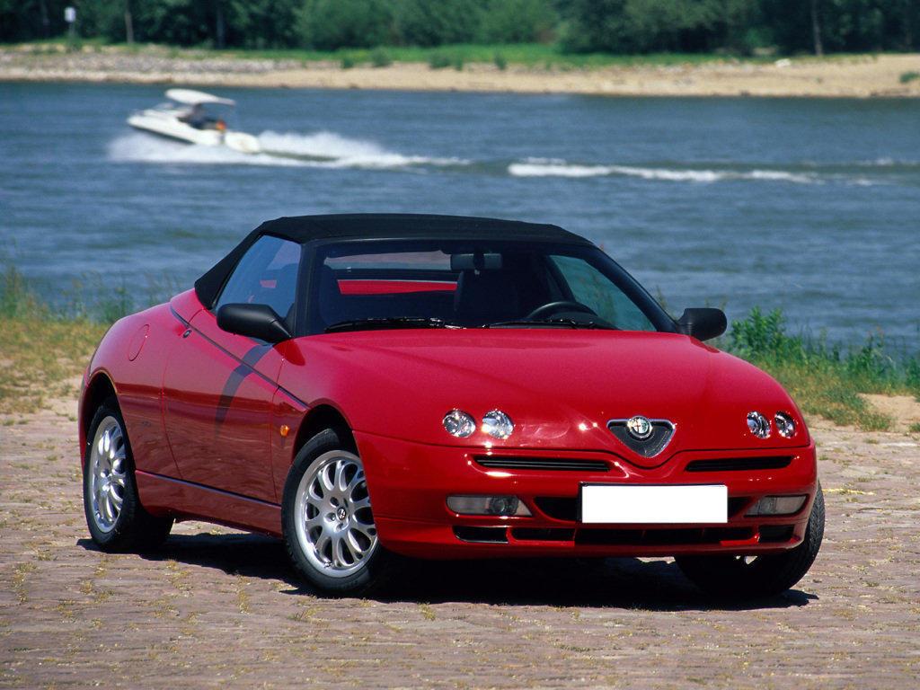 Alfa Romeo Spider 916 Cabrio Neugestaltung Spezifikationen und Ausstattung - amsteuer.de