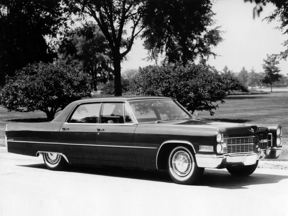 Cadillac DeVille 683 Spezifikationen und Ausstattung - amsteuer.de