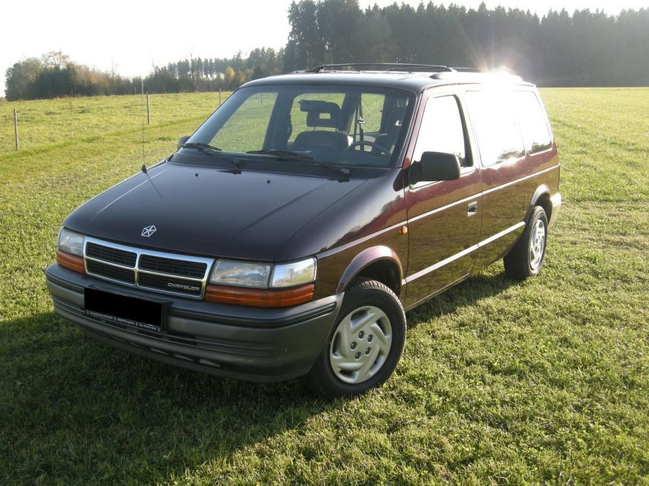 Chrysler Voyager ES Spezifikationen und Ausstattung - amsteuer.de