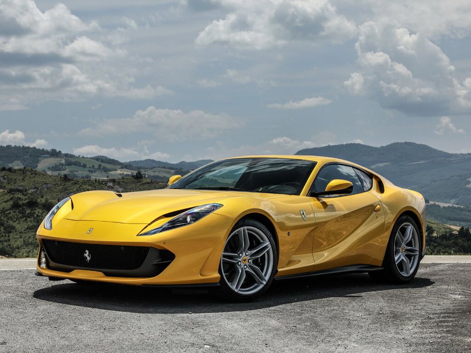 Ferrari 812 Superfast Spezifikationen und Ausstattung - amsteuer.de