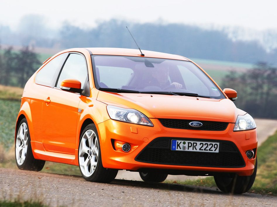 Ford Focus ST Spezifikationen und Ausstattung - amsteuer.de