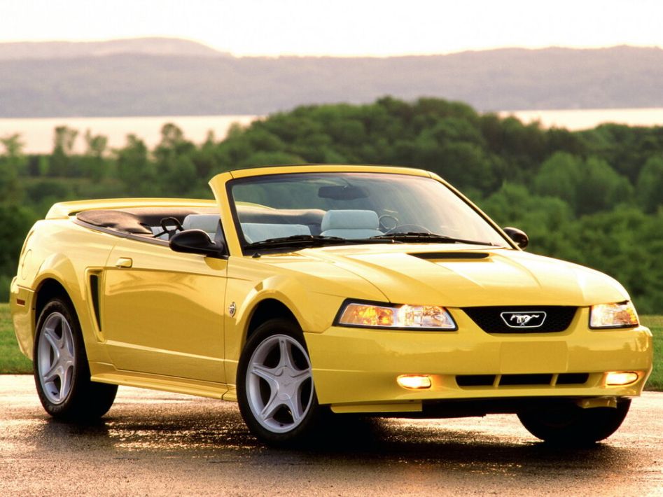 Ford Mustang SN-95 Spezifikationen und Ausstattung - amsteuer.de