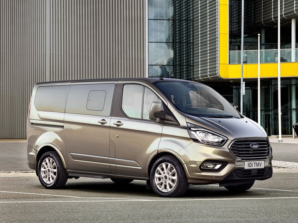 Ford Tourneo Custom Spezifikationen und Ausstattung - amsteuer.de