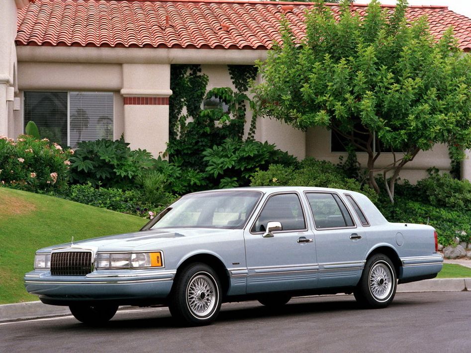 Lincoln Town-Car FN36 Spezifikationen und Ausstattung - amsteuer.de