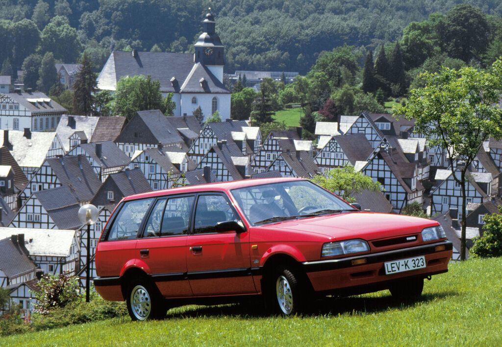 Mazda 323 Spezifikationen und Ausstattung - amsteuer.de