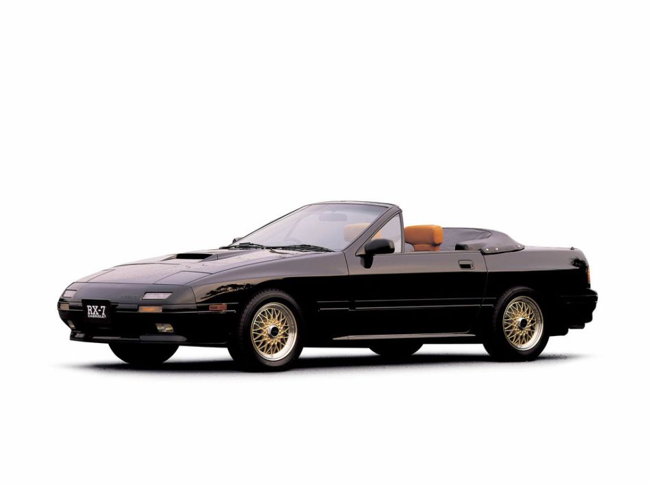 Mazda RX-7 Savanna Spezifikationen und Ausstattung - amsteuer.de