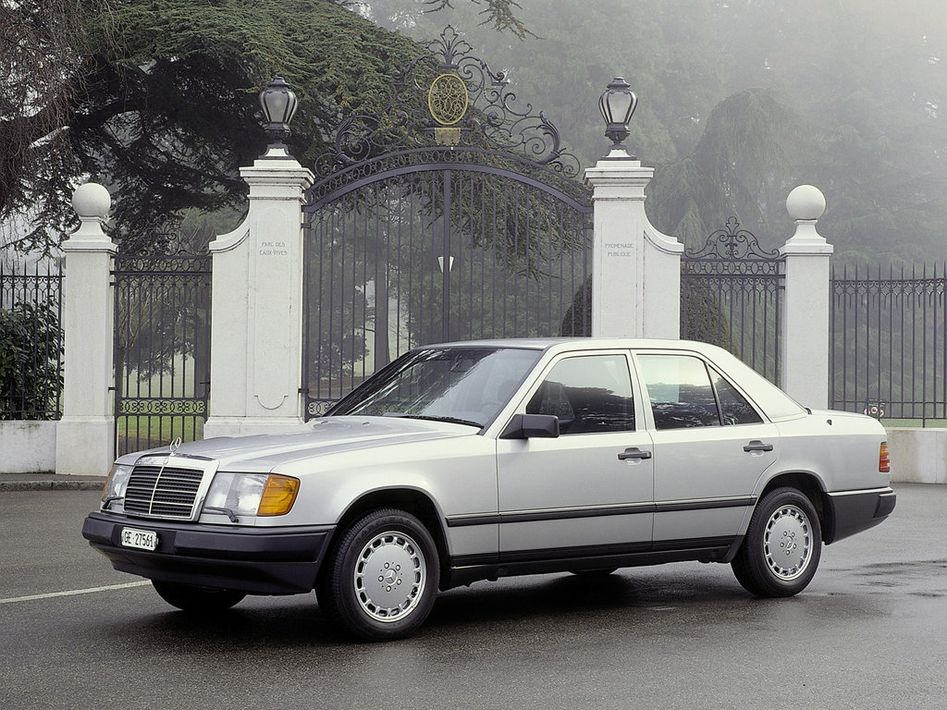 Mercedes-Benz E-Class W124 Spezifikationen und Ausstattung - amsteuer.de