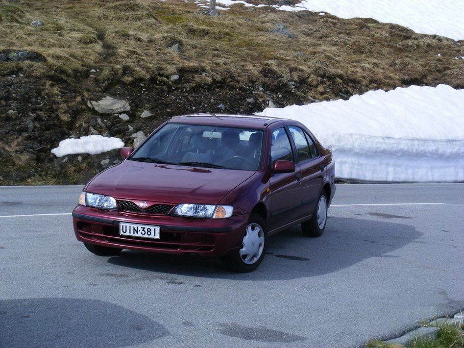 Nissan Almera N15 Spezifikationen und Ausstattung - amsteuer.de