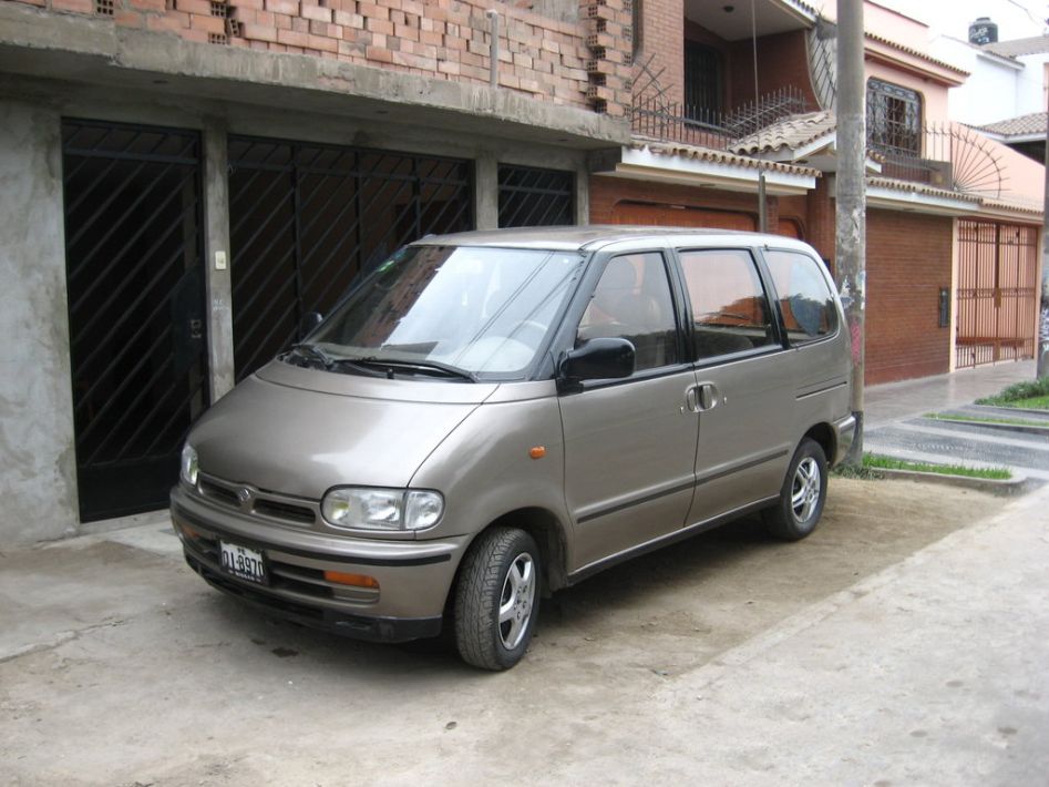 Nissan Serena C23 Spezifikationen und Ausstattung - amsteuer.de