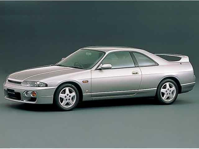 Nissan Skyline R33 Spezifikationen und Ausstattung - amsteuer.de