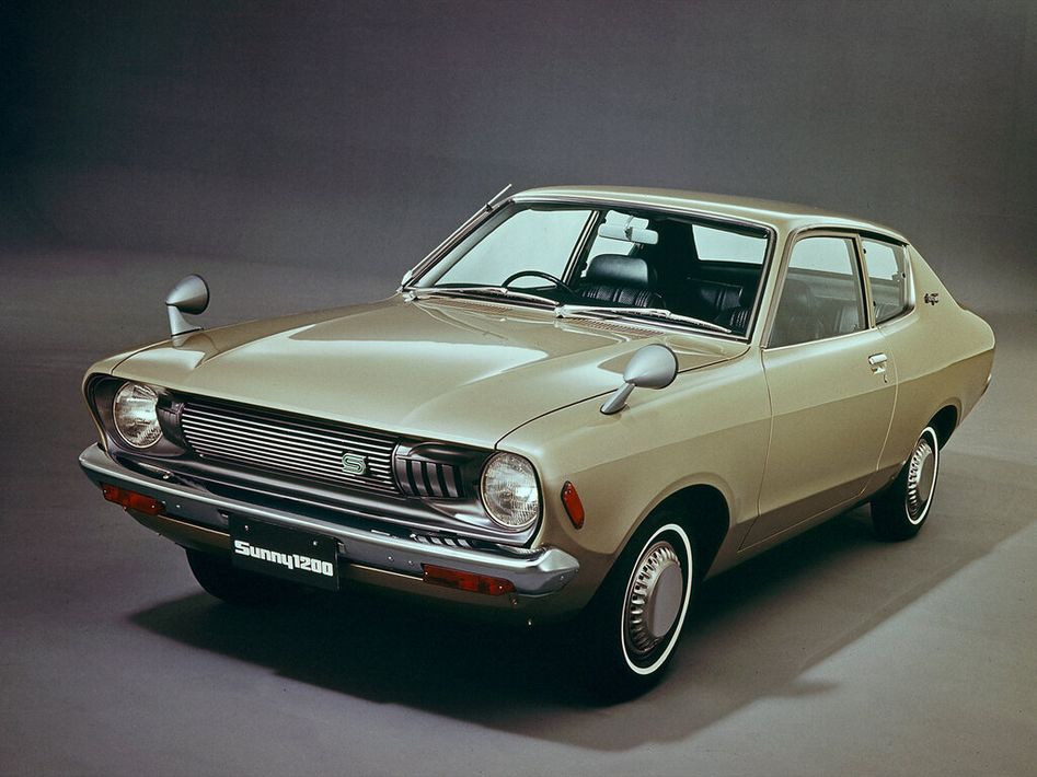 Nissan Sunny B210 Spezifikationen und Ausstattung - amsteuer.de