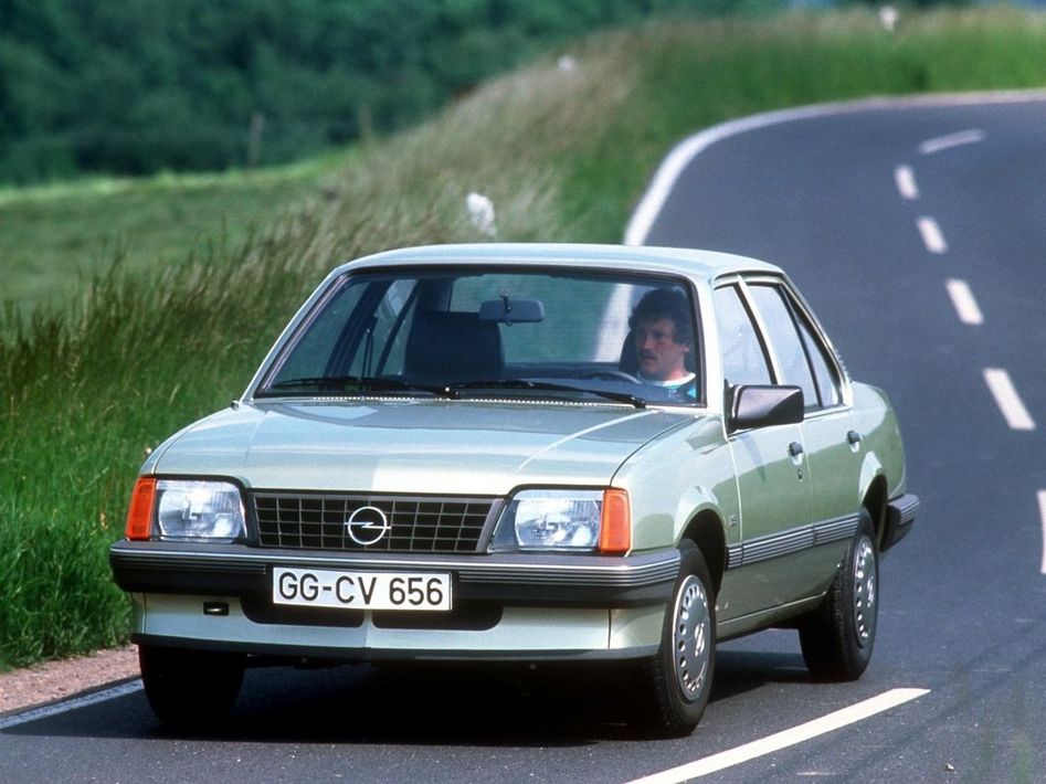 Opel Ascona C2 Spezifikationen und Ausstattung - amsteuer.de