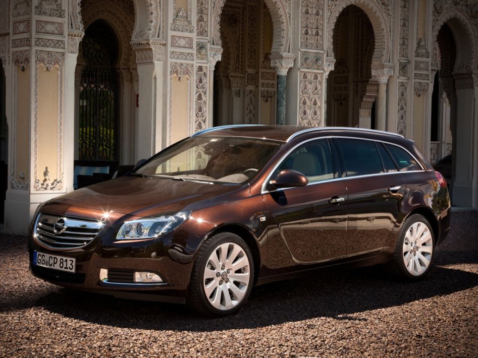 Opel Insignia ZG09 Spezifikationen und Ausstattung - amsteuer.de