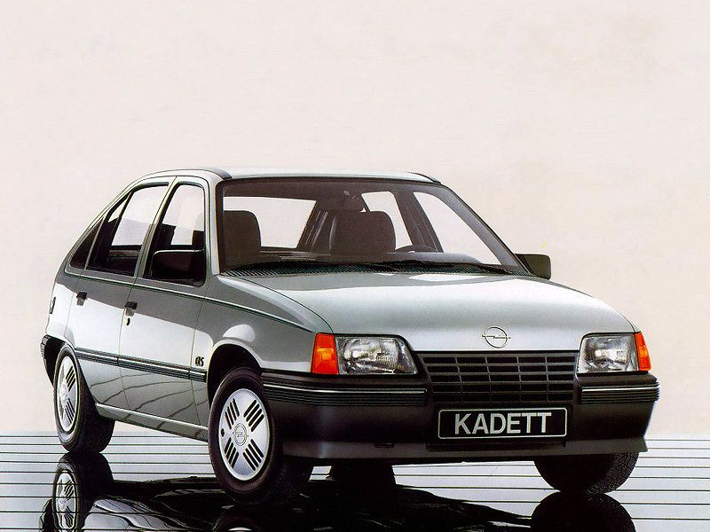 Opel Kadett e Spezifikationen und Ausstattung - amsteuer.de