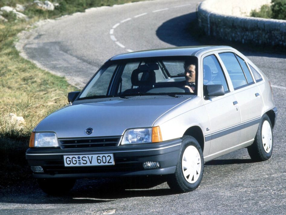 Opel Kadett e Spezifikationen und Ausstattung - amsteuer.de