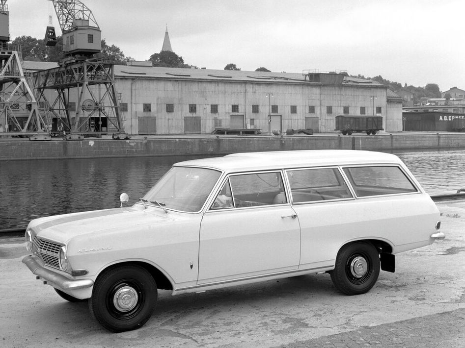 Opel Rekord A Spezifikationen und Ausstattung - amsteuer.de