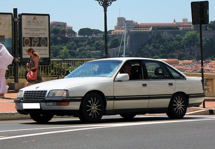 Opel Senator B Spezifikationen und Ausstattung - amsteuer.de