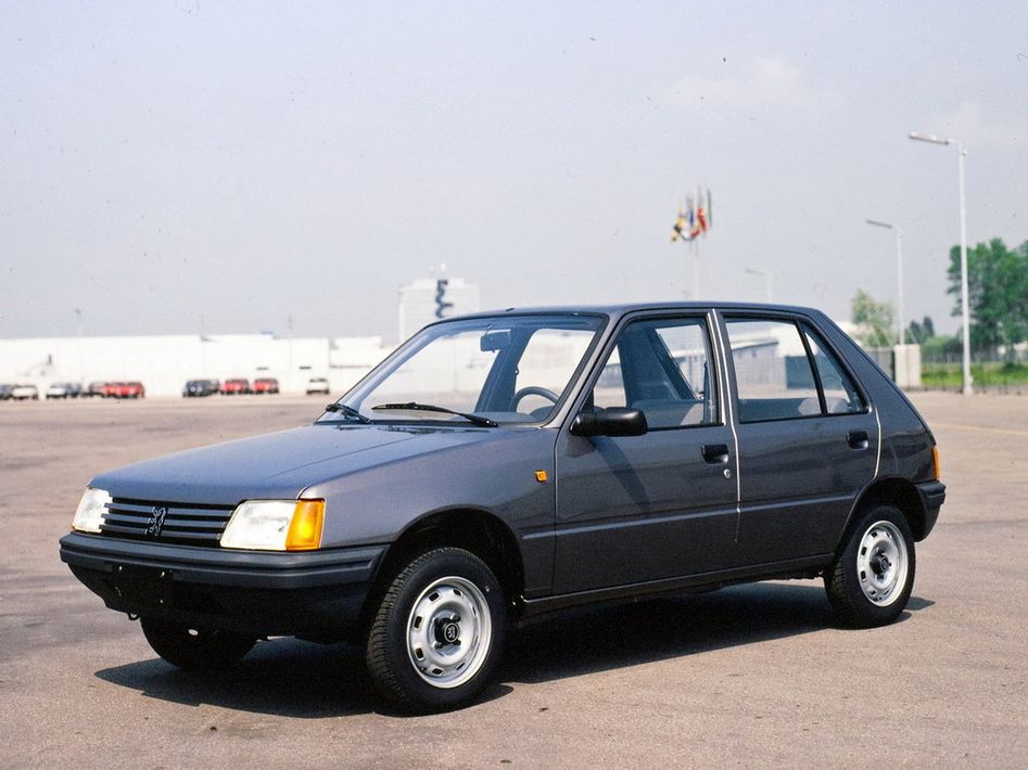 Peugeot 205 Spezifikationen und Ausstattung - amsteuer.de