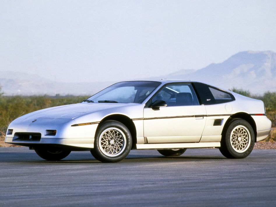 Pontiac Fiero Spezifikationen und Ausstattung - amsteuer.de