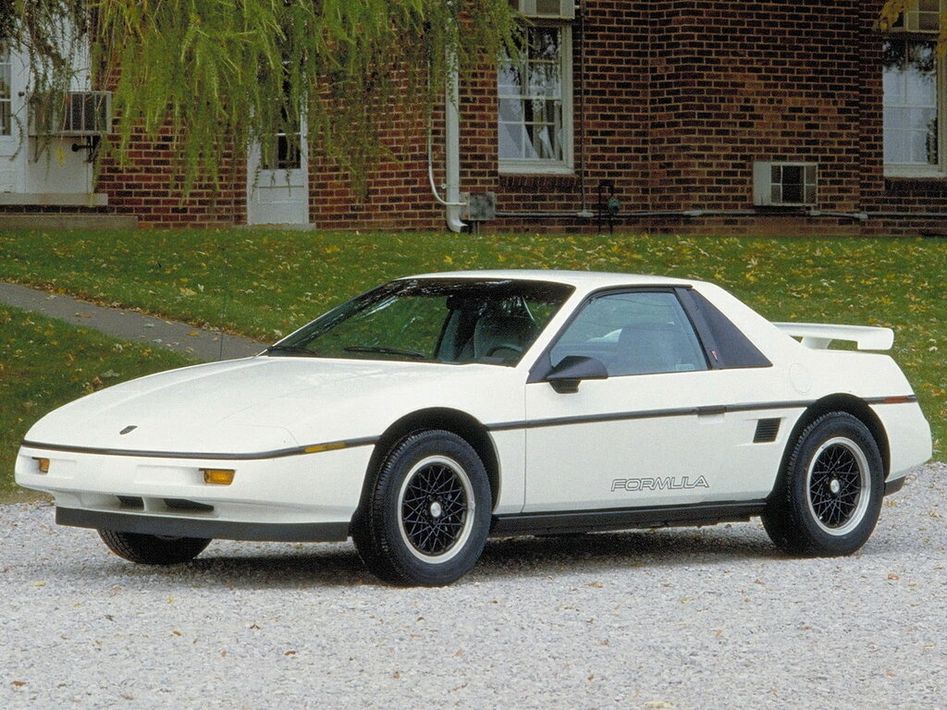 Pontiac Fiero Spezifikationen und Ausstattung - amsteuer.de