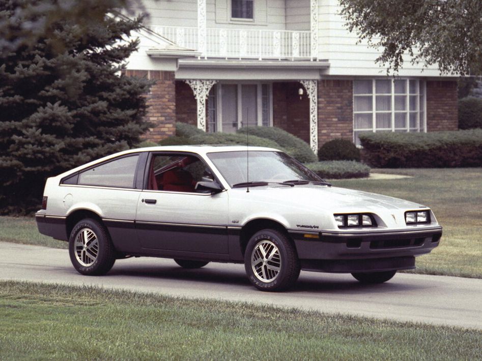 Pontiac Sunbird Spezifikationen und Ausstattung - amsteuer.de