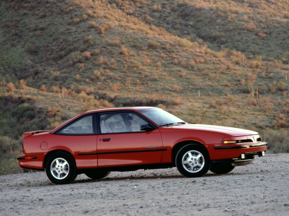 Pontiac Sunbird Spezifikationen und Ausstattung - amsteuer.de