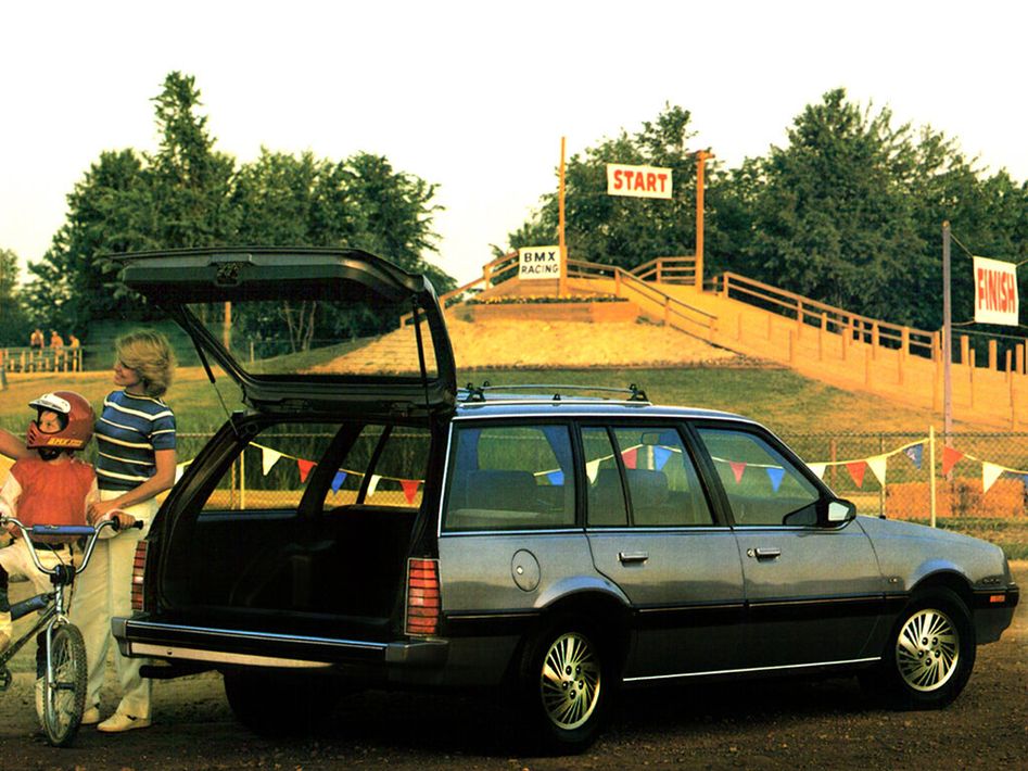 Pontiac Sunbird Spezifikationen und Ausstattung - amsteuer.de