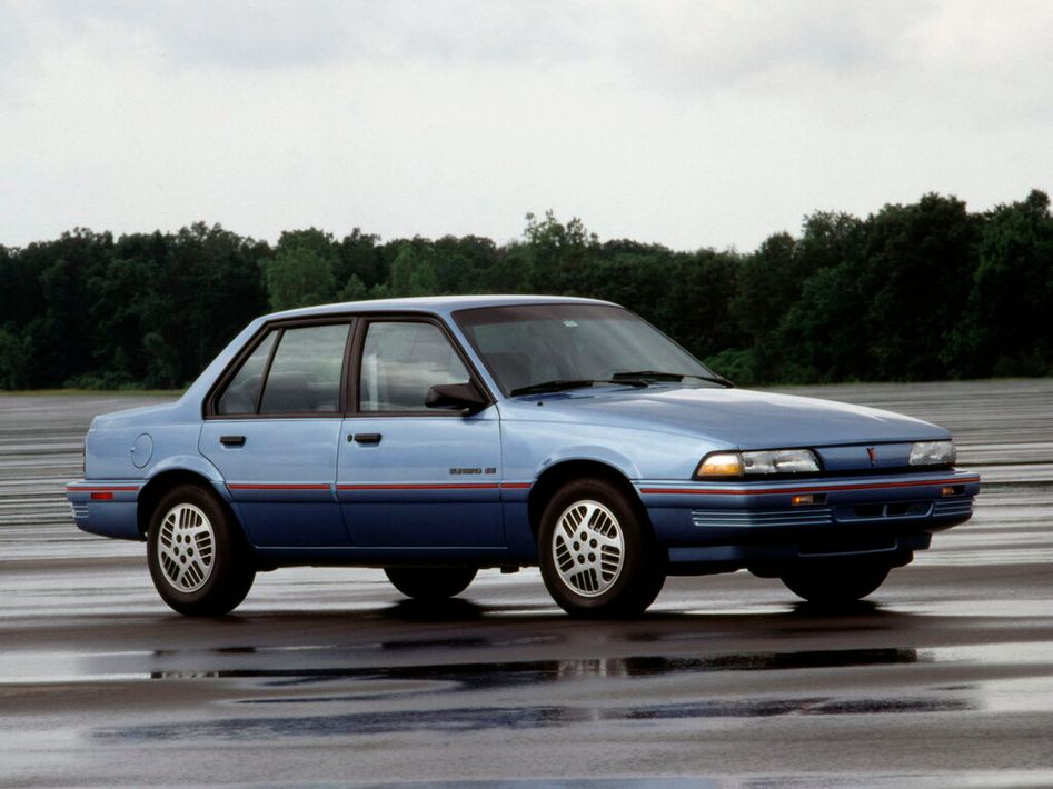 Pontiac Sunbird Spezifikationen und Ausstattung - amsteuer.de