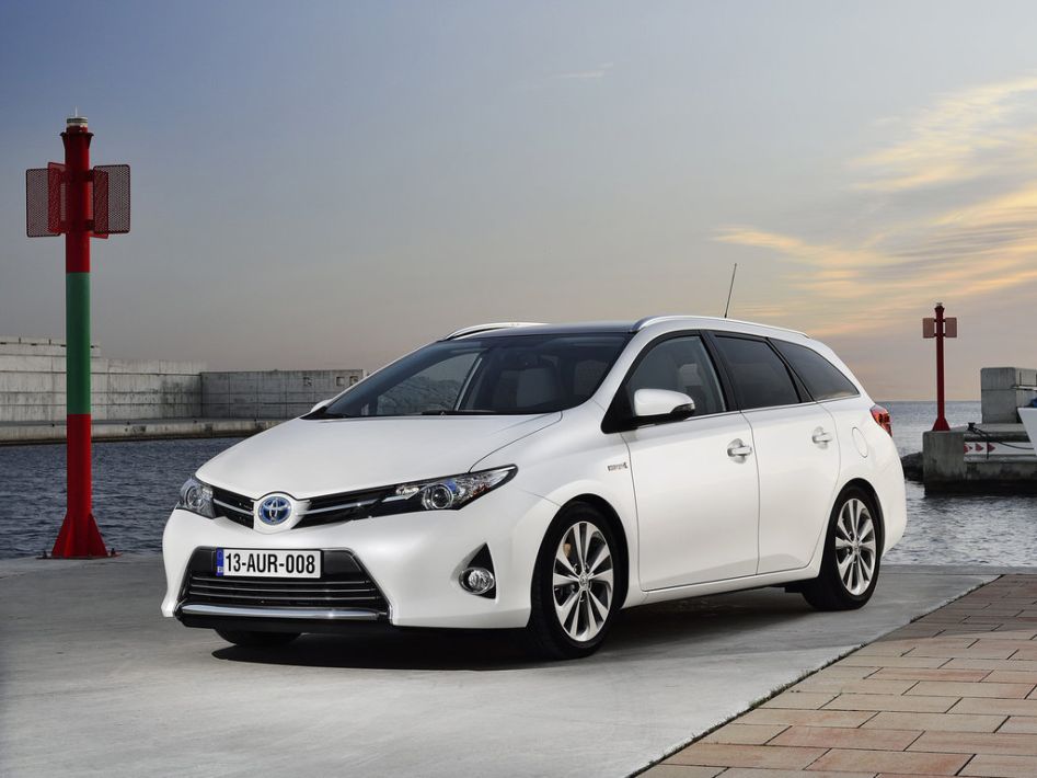 Toyota Auris E180 Spezifikationen und Ausstattung - amsteuer.de