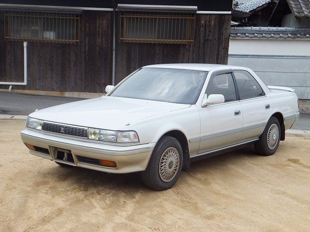 Toyota Cresta X80 Spezifikationen und Ausstattung - amsteuer.de