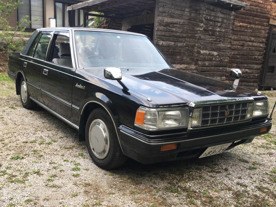 Toyota Crown S120 Spezifikationen und Ausstattung - amsteuer.de