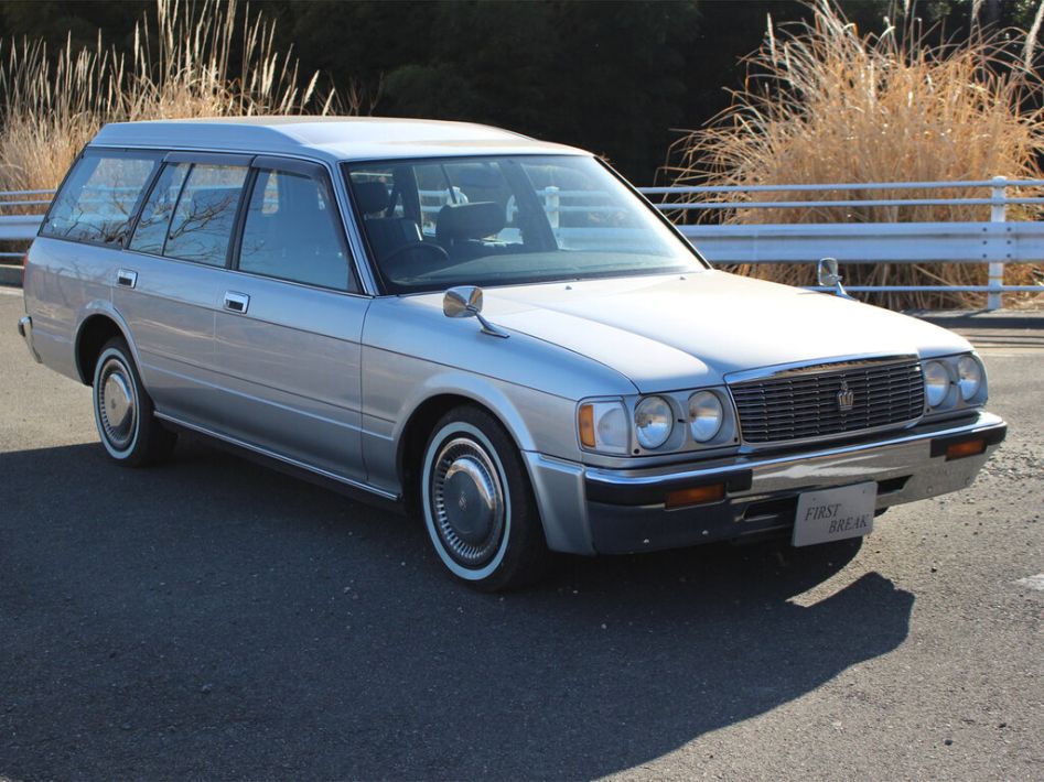 Toyota Crown S130 Spezifikationen und Ausstattung - amsteuer.de