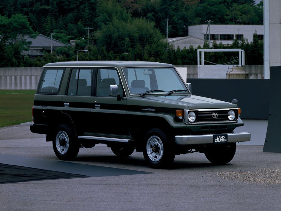 Toyota Land-Cruiser 70 Spezifikationen und Ausstattung - amsteuer.de