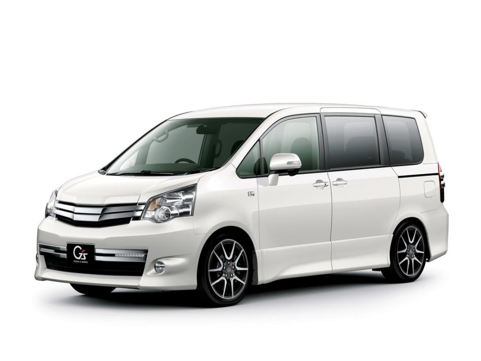 Toyota Noah R70 Spezifikationen und Ausstattung - amsteuer.de