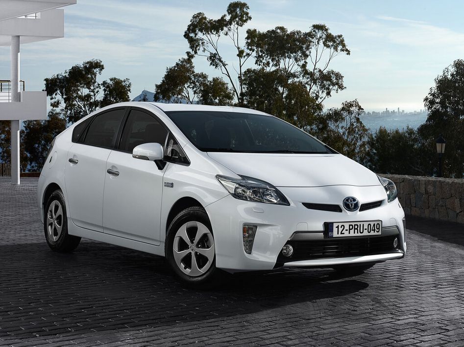 Toyota Prius-PHV PHV Spezifikationen und Ausstattung - amsteuer.de