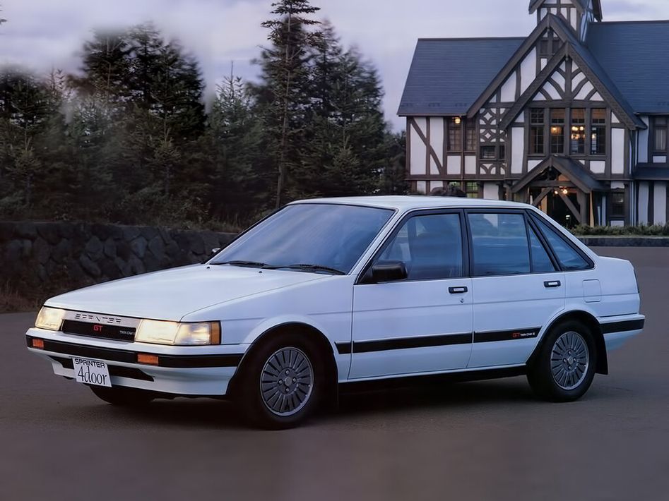 Toyota Sprinter E80 Spezifikationen und Ausstattung - amsteuer.de