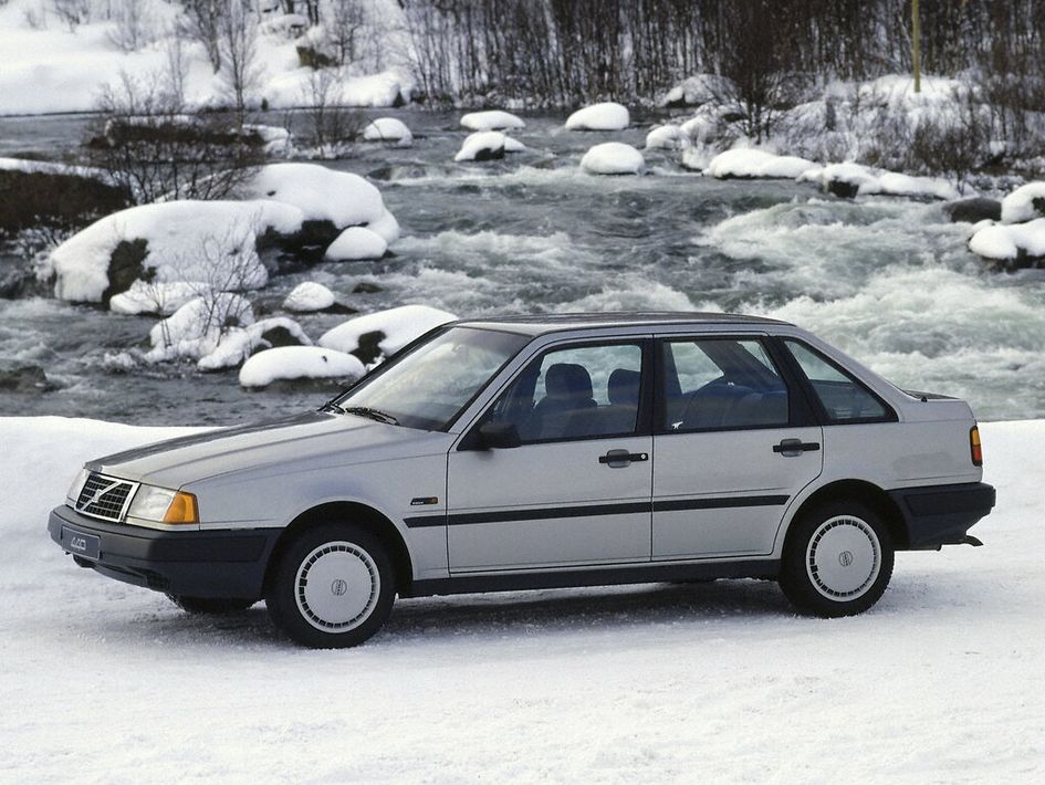 Volvo 440 Spezifikationen und Ausstattung - amsteuer.de