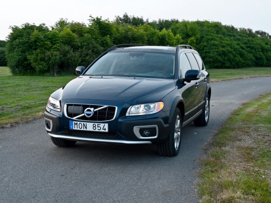 Volvo XC70 Spezifikationen und Ausstattung - amsteuer.de